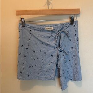 Blackbough blue floral swim coverup skirt in great condition!